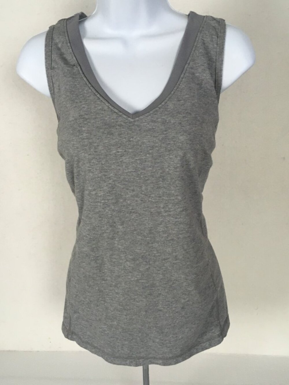 Danskin Now Tank Top Women Size 2X Gray V Neck Racerback Sleeveless
